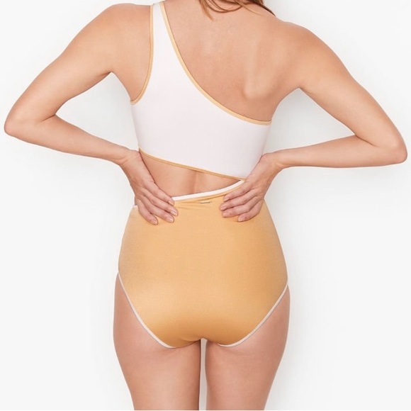 😍Victoria's Secret Swim Essential Cutout One-Piece - Picture 2 of 7